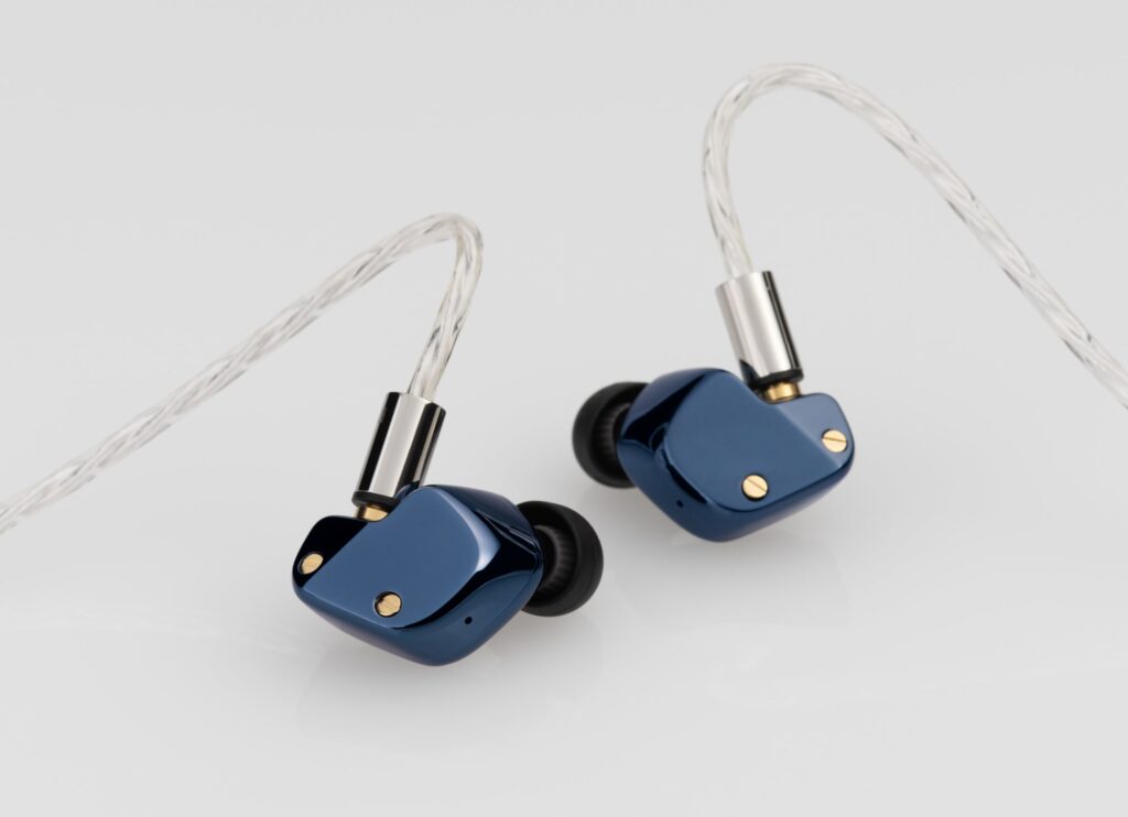 final A8000 DC In-Ear-Paar mit Kabel