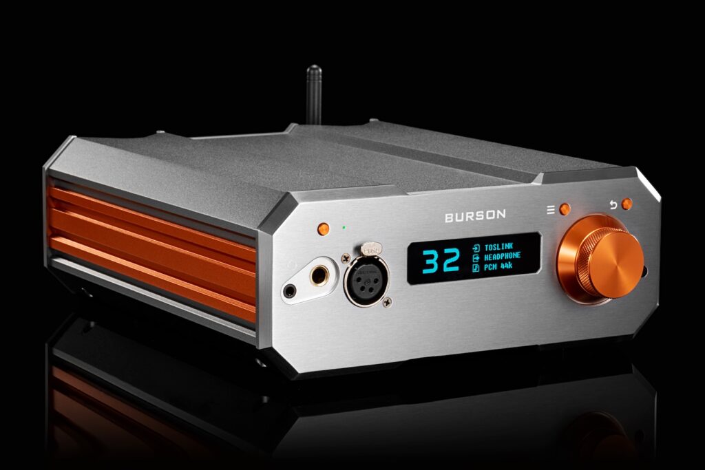 Burson Conductor Stellar - Frontansicht mit Display und Kopfhöreranschlüssen