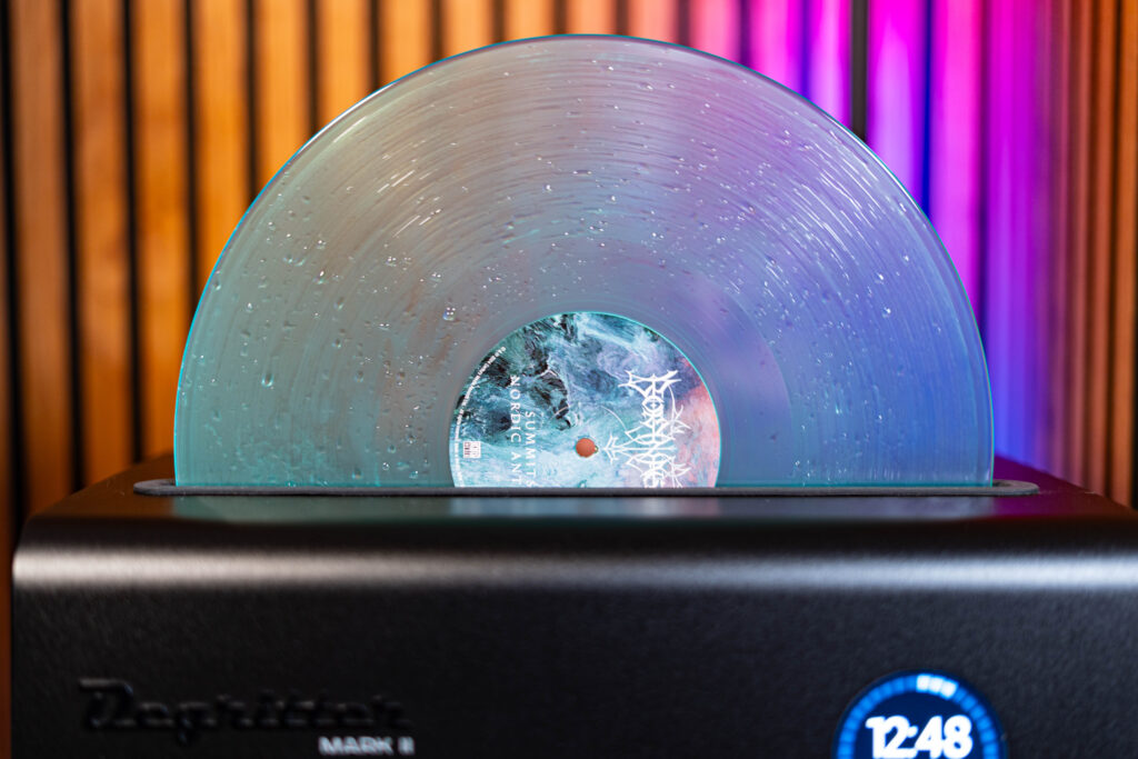 Degritter Mark II mit Borknagar Vinyl beim Reinigen
