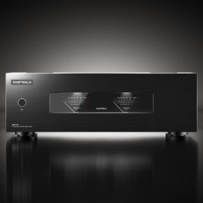 Eversolo AMP-8 - Frontansicht mit VU-Meter
