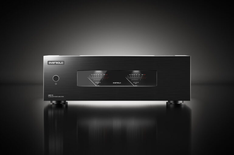 Eversolo AMP-8 - Frontansicht mit VU-Meter
