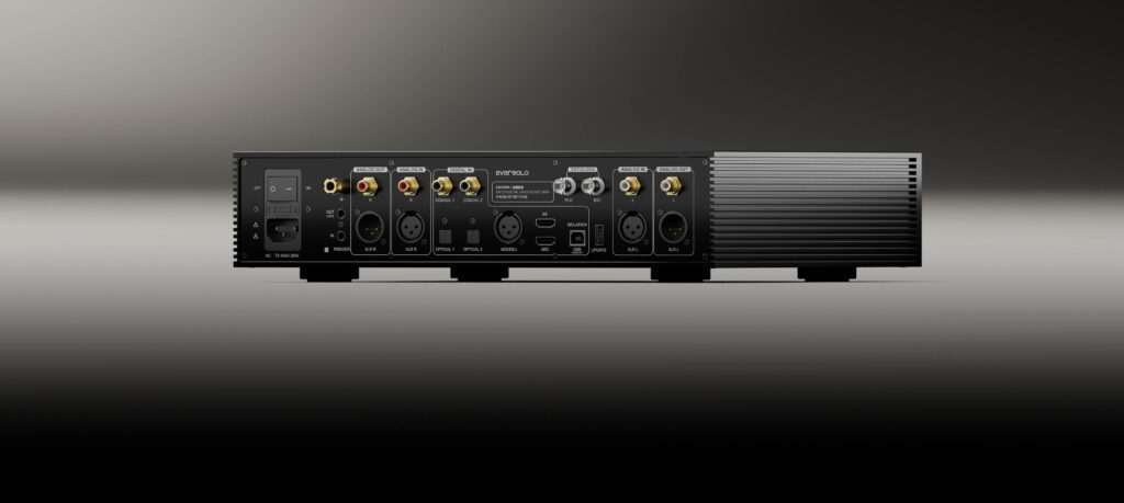Eversolo DAC-Z10 - schräge Rückansicht mit Anschlüssen