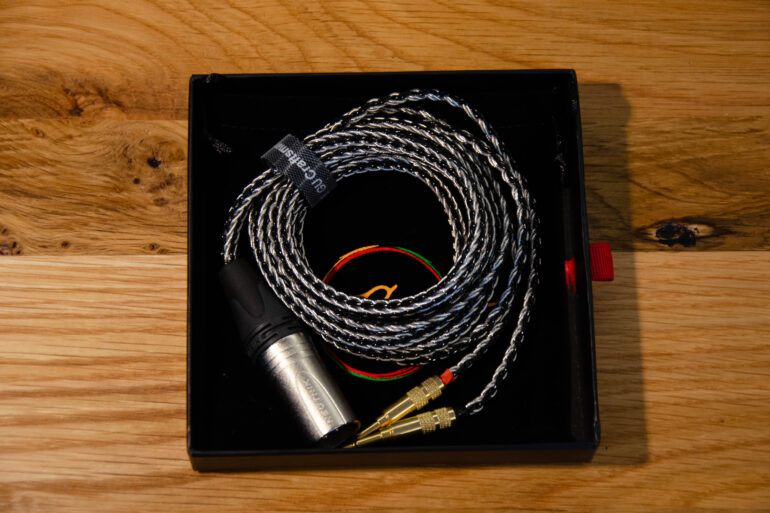 GU Craftsman Kopfhörerkabel - Anschlüsse: 4-Pol-XLR und 2x 3,5mm 3-Pol-Klinke in Verpackung