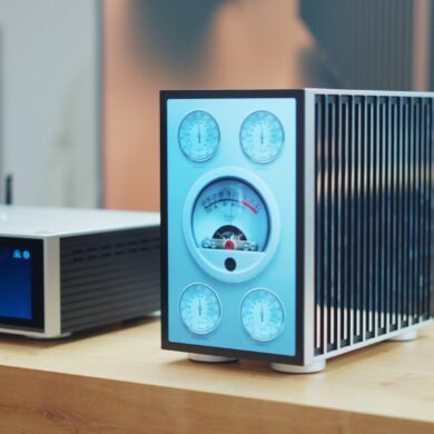 HiFi Rose RA80 mit VU-Meter