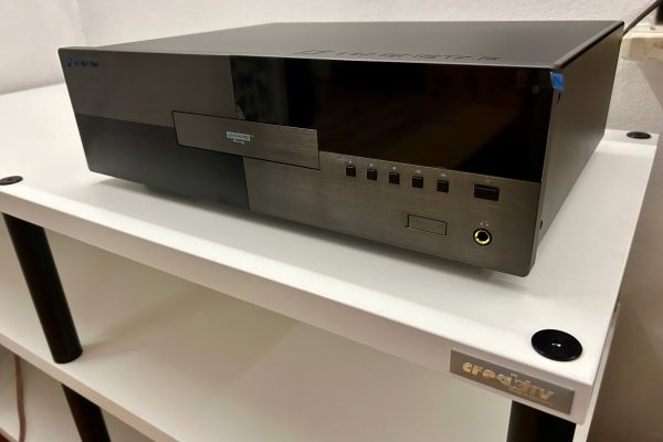 Magnetar UDP 900 UHD Blu-ray Player