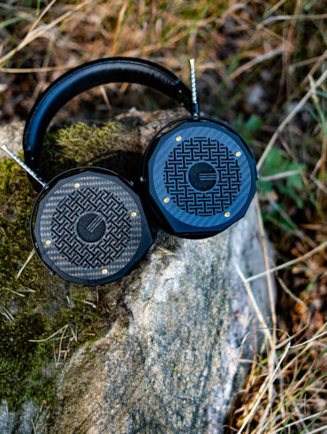 Omne Audio Hendeka auf Stein