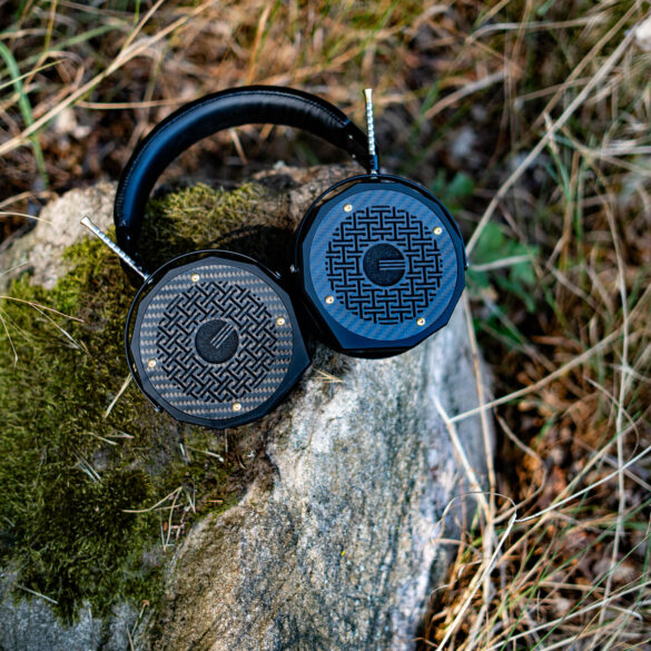Omne Audio Hendeka auf Stein