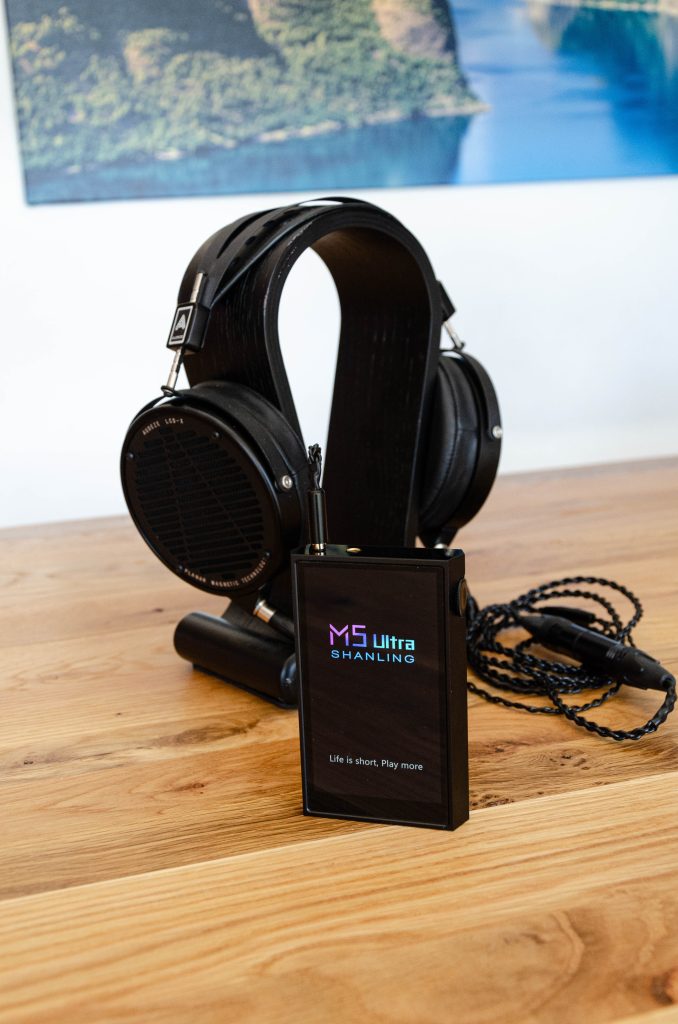 Shanling M5 Ultra bootet mit Audeze LCD-X
