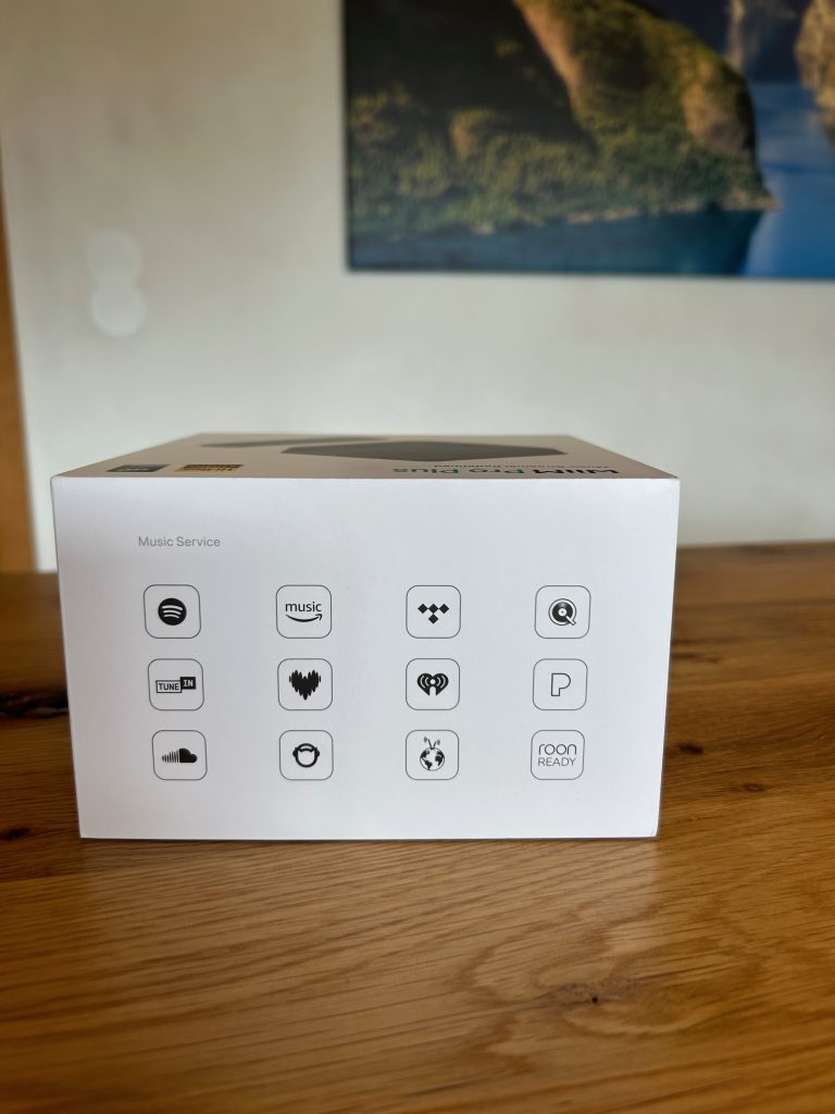 WiiM Pro Plus - Verpackung Unterseite mit Streaming-Dienste Logos