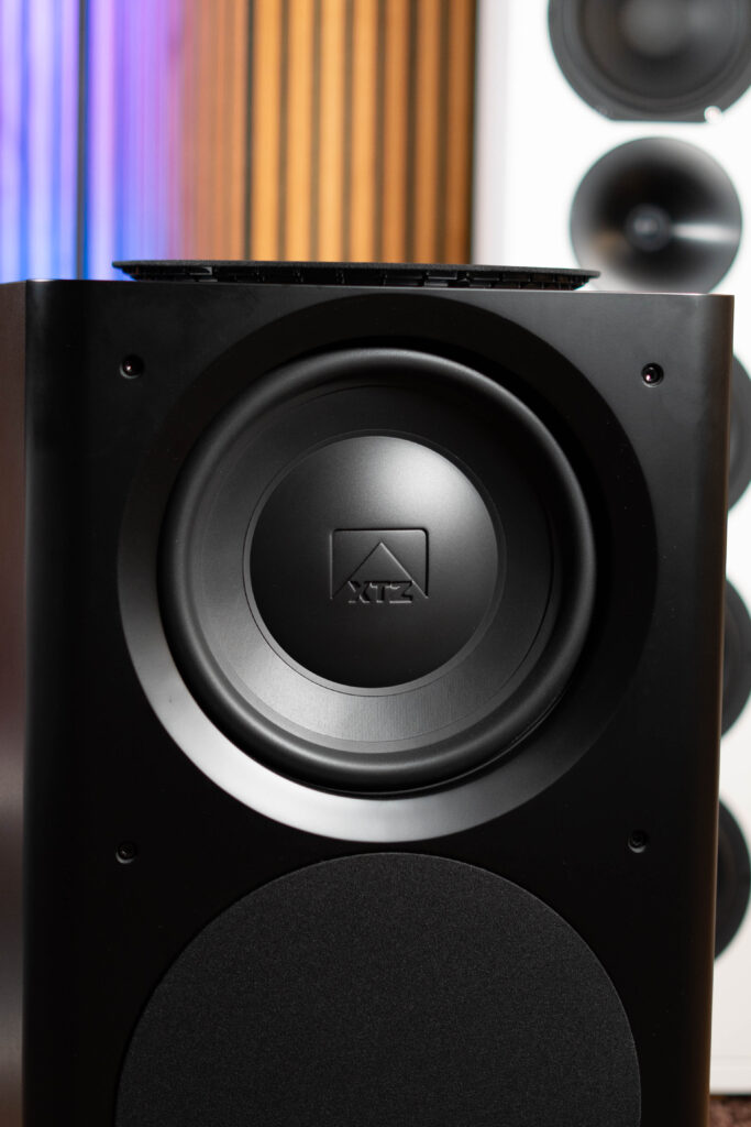 XTZ Cinema Sub 2x12 Edge - Ansicht auf oberes Chassis