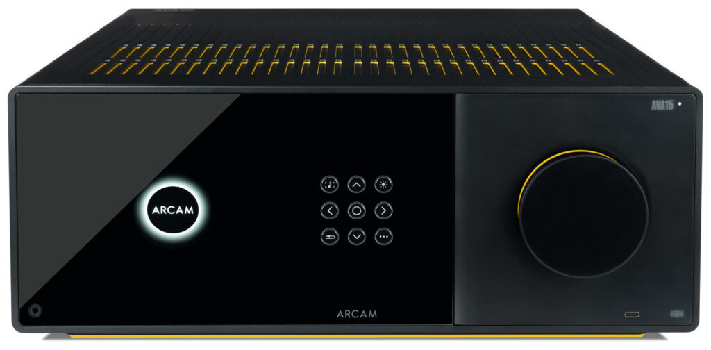 Arcam Radia AVA15 - Frontal mit gelbem Deckeldetail
