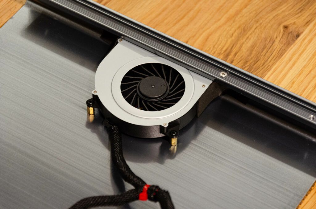 Burson Conductor GT4 - geöffnet, Deckellüfter Detail