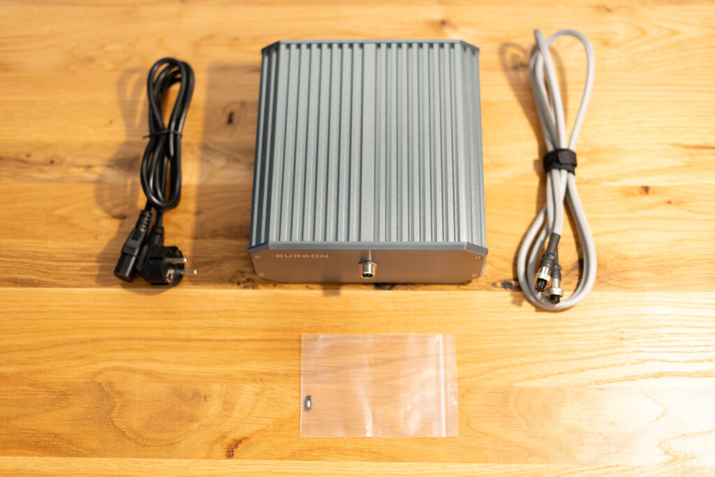 Burson Audio Timekeeper GT4 - Fusion Core mit komplettem Zubehör (Kaltgeräte-Kabel, 4pol Kabel und Sicherung)