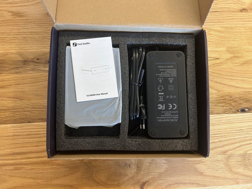 Innenansicht der Verpackung des Fosi Audio V3 Mono