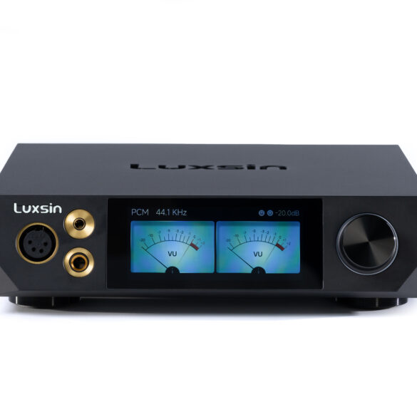 Luxsin X8 - Frontansicht mit VU-Meter