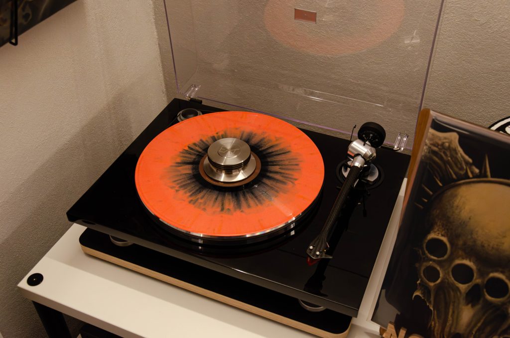 Whitechapel - Hymns In Dissonance - Vinyl - Vor dem Needle drop auf EAT Prelude mit Ortofon 2M Bronze auf Creaktiv Trend 2