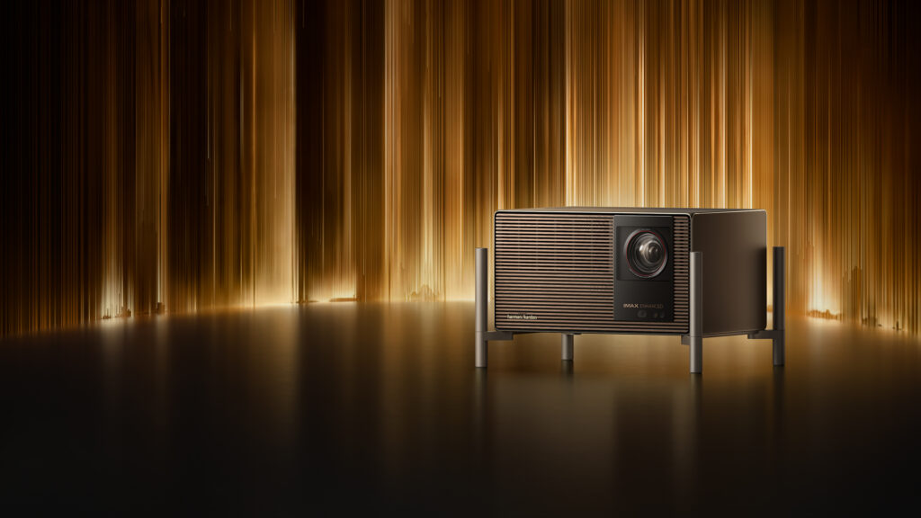 Xgimi TITAN Noir Max - Werbebild mit Frontansicht
